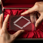 昇進祝いのプレート完全ガイド|メッセージ文例と胡蝶蘭の選び方