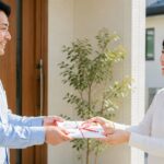 兄弟への新築祝いの相場はいくら？渡し方・のし袋の書き方・お返しマナーを解説